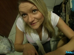 Leie, Bad, Blasen, Geile alte tussi, Milf, Pov, Öffentlich, Titten