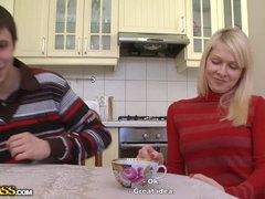 Grosse titten, Blondine, Aufs gesicht abspritzen, Lecken