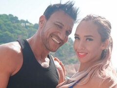 Strand, Grosse titten, Blasen, Schwanz, Flexibel, Handjob, Lecken, Muschi