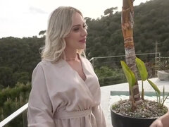 Grosse titten, Blondine, Blasen, Hundestellung, Hd, Rotschopf, Strümpfe, Flotter dreier