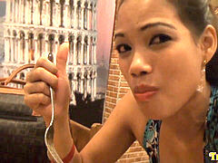 Любители, Азиатки, Большой член, Минет, Китаянки, Семяизвержение, Развязные, Сиськи
