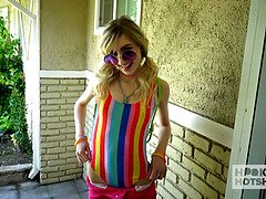 Sucer une bite, Gorge profonde, En levrette, Jeux, Branlette thaïlandaise, Hd, Seins naturels, Chatte
