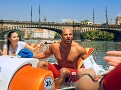 Gros seins, Brunette brune, Cocu, Tchèque, Hd, Mère que j'aimerais baiser, Seins naturels, De plein air