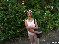 Amateur, Brunette brune, Exhib, Argent, De plein air, Softcore, Adolescente, Nénés