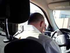 Amerikaans, Kont, Bedriegen, Sperma in gezicht, Huisvrouw, Ondergoed, Rijden, Tatoeage