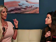 Británico, Europeo, Dominacion femenina, Fetiche, Tacones, Madres para coger, Tatuaje, Voyeur