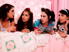 Cul, Brunette brune, Lesbienne, Léchez, Orgie, Dénudage, Adolescente, Train