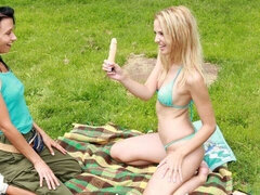 素人, デカ尻, 指いじり, キス, 下着, アウトドア, 剃毛, オッパイの