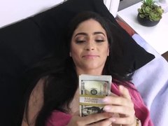 Arsch, Blasen, Braunhaarige, Schwanz, Aufs gesicht abspritzen, Geld, Natürlichen titten, Jungendliche (18+)