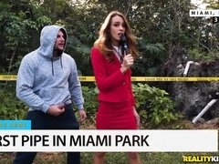 Skinny Girl With Pretty Legs Getting Pounded Outdoor