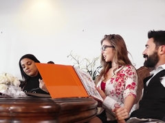 素人, フェラチオ, 茶髪の, 巨乳な, 中出し, イく瞬間, バック, 結婚式