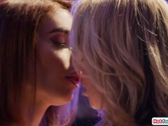 デカパイ, イマラチオ, ゲーム, 毛深い, 淫乱熟女, プール, シーメール, ストリップ