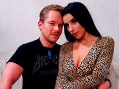 Blasen, Braunhaarige, Vollbusig, Schwanz, Handjob, Rasiert, Jungendliche (18+), Titten