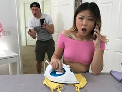 アジア人, お尻, ブロンド, フェラチオ, 捕まる, 指いじり, スカート, ティーン