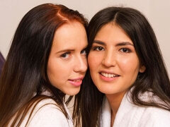 Arsch, Fingern, Küssen, Masturbation, Muschi, Rasiert, Entkleiden, Jungendliche (18+)