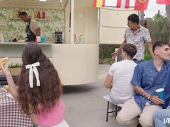 Жопа, Большой член, Большие сиськи, Брюнетки, Межрасовый секс, Поцелуи, Мамочка, Пирсинг