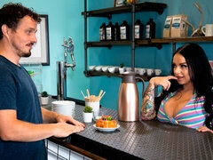 Thick babe Payton Preslee getting screwed on the sofa