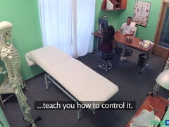 Leie, Braunhaarige, Betrug, Arzt, Hundestellung, Masturbation, Pov, Uniform
