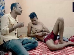 Asiatique, Grosse bite, Sucer une bite, Éjaculation interne, Doigter, Embrassement, Plan cul à trois, Nénés