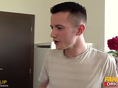 フェラチオ, 浮気者, 顔射, 小柄, 叫ぶ, シャワー, 姉妹, ティーン