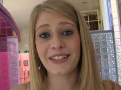 Amateur, Chambre à dormir, Blonde, Sucer une bite, Poupée, Seins naturels, Adolescente, Nénés