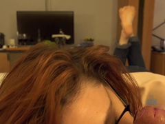 Amateur, Cul, Brunette brune, Lunettes, Embrassement, Léchez, Pov, Nénés