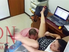 Léchez, Nue  à poil, Nue, Secrétaire