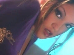 18 ans, Amateur, Gros cul, Brunette brune, Grossier, Doigter, Solo, Adolescente