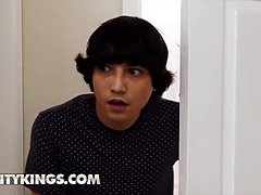 Grosser schwanz, Grosse titten, Braunhaarige, Aufs gesicht abspritzen, Hd, Lecken, Muschi, Rasiert