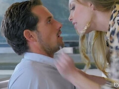 Amerikaans, Blond, Pijpbeurt, Bedriegen, Sperma, Hondjeshouding, Hardcore, Natuurlijke tieten