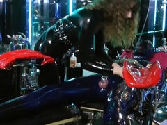 Sadomasoquismo, Dominacion femenina, Latex, Esclavo