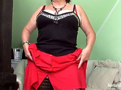 Bruinharig, Sperma in gezicht, Brillen, Omie, Hd, Rijpe lesbienne, Kousen