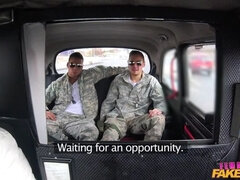 お尻, フェラチオ, 車, 女 人男 人, なめる, アウトドア, オマンコ, 三人