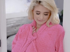 18 ans, Blonde, Éjaculation interne, 2 femmes 1 homme, Hard, Hd, Orgasme, Adolescente