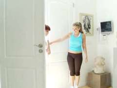 Блондинки, Брюнетки