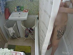 Horny young babe got her pussy washed