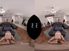 En tercera dimension, Tetas grandes, Rubia, Pov, Realidad, Tetas