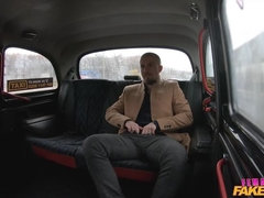 Kont, Grote mammen, Blond, Auto, Lul, Rok, Tatoeage, String