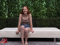 お尻, 中出し, レズビアン, オーガズム, 小柄, 赤毛, 三人