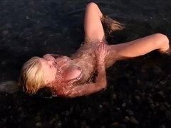 Amateur, Playa, Hd, Desnudo, Nudista, Orinar, Fumando, Esposa