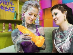 アナル, デカ尻, フェラチオ, バック, 女 人男 人, ピアス, ガリガリ, タトゥー