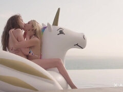 Arsch, Grosser arsch, Grosse titten, Blondine, Reiten, Jungendliche (18+), Flotter dreier