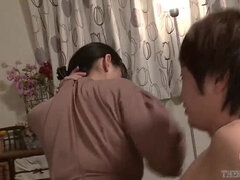 Asiático, Mamada, Cornudo, Corridas, Estilo perrito, Ama de casa, Madres para coger, Orgasmo