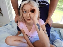 Blondine, Blasen, Hundestellung, Handjob, Rasiert, Entkleiden, Jungendliche (18+), Titten
