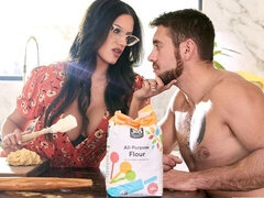 Grosser arsch, Grosser schwanz, Grosse titten, Blasen, Schwanz, Hundestellung, Brille, Milf