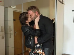 18 летние, Жопа, Язык в попке, Застукали, Крупный план, Европейки, Молоденькие, Сиськи