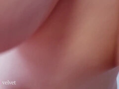 Vollbusig, Französisch, Hausmädchen, Masturbation, Natürlichen titten, Jungendliche (18+), Tittenfick, Uniform
