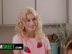 Baby sitter, Blonde, Hd, Embrassement, Orgasme, Maigrichonne, Espionne, Adolescente