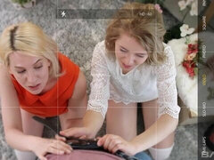 Blond, Hondjeshouding, 1 man 2 vrouwen, Likken, Gezichtspunt, Kut duiken, Sokken, Trio