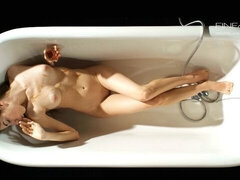 Amateur, Cul, Salle de bains, Doigter, Masturbation, Maigrichonne, Adolescente, Nénés